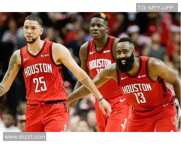 重庆足球队战术之争引发热议球迷与专家各执己见探讨未来发展方向